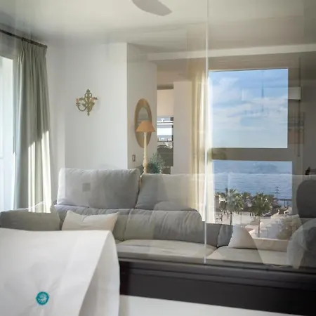 Banus - Center - Prime Location - Bright3br - 2ba - Sea Views From Living Room, Bedrooms & Terrace - Outdoor Terrace Balcony - Steps From The - Walk Everywhere - Surrounded By Restaurants & Bars - Ideal For Families Apartment Marbella