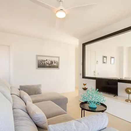 Banus - Center - Prime Location - Bright3br - 2ba - Sea Views From Living Room, Bedrooms & Terrace - Outdoor Terrace Balcony - Steps From The - Walk Everywhere - Surrounded By Restaurants & Bars - Ideal For Families Marbella