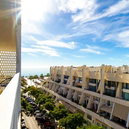 Banus - Center - Prime Location - Bright3br - 2ba - Sea Views From Living Room, Bedrooms & Terrace - Outdoor Terrace Balcony - Steps From The - Walk Everywhere - Surrounded By Restaurants & Bars - Ideal For Families Marbella