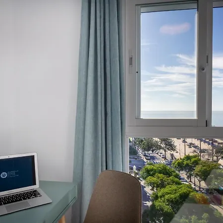 Banus - Center - Prime Location - Bright3br - 2ba - Sea Views From Living Room, Bedrooms & Terrace - Outdoor Terrace Balcony - Steps From The - Walk Everywhere - Surrounded By Restaurants & Bars - Ideal For Families