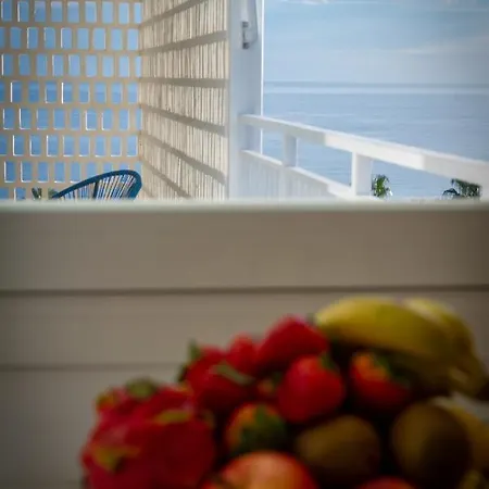 Banus - Center - Prime Location - Bright3br - 2ba - Sea Views From Living Room, Bedrooms & Terrace - Outdoor Terrace Balcony - Steps From The - Walk Everywhere - Surrounded By Restaurants & Bars - Ideal For Families Marbella