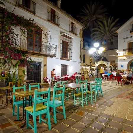 Apartment Banus - Center - Prime Location - Bright3br - 2ba - Sea Views From Living Room, Bedrooms & Terrace - Outdoor Terrace Balcony - Steps From The - Walk Everywhere - Surrounded By Restaurants & Bars - Ideal For Families