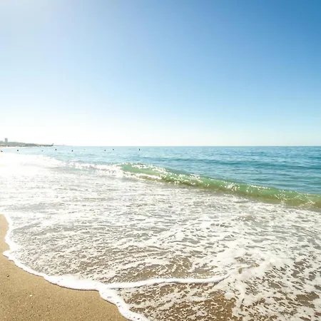 Banus - Center - Prime Location - Bright3br - 2ba - Sea Views From Living Room, Bedrooms & Terrace - Outdoor Terrace Balcony - Steps From The - Walk Everywhere - Surrounded By Restaurants & Bars - Ideal For Families *