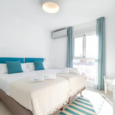 Banus - Center - Prime Location - Bright3br - 2ba - Sea Views From Living Room, Bedrooms & Terrace - Outdoor Terrace Balcony - Steps From The - Walk Everywhere - Surrounded By Restaurants & Bars - Ideal For Families Apartment