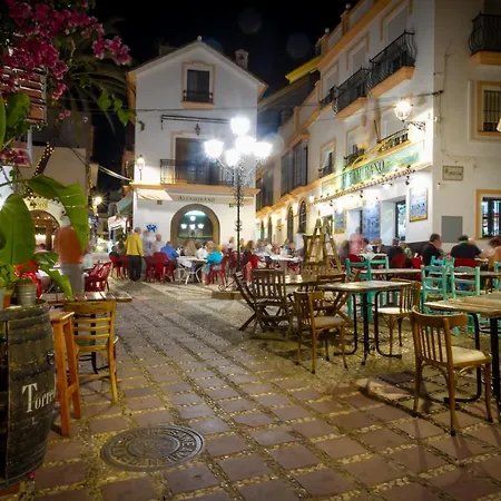 Banus - Center - Prime Location - Bright3br - 2ba - Sea Views From Living Room, Bedrooms & Terrace - Outdoor Terrace Balcony - Steps From The - Walk Everywhere - Surrounded By Restaurants & Bars - Ideal For Families *